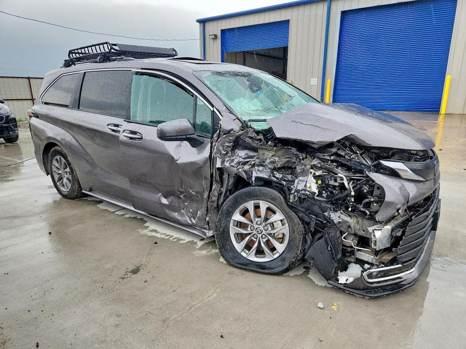 2024 TOYOTA SIENNA XLE 7-PASSENGER XLE 7-PASSENGER 4