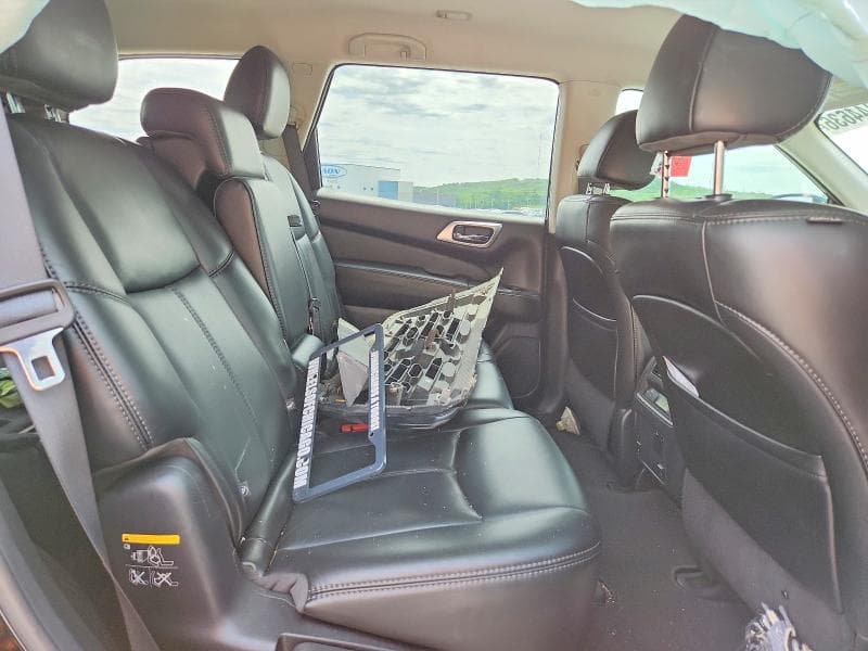 2017 NISSAN PATHFINDER SL 11