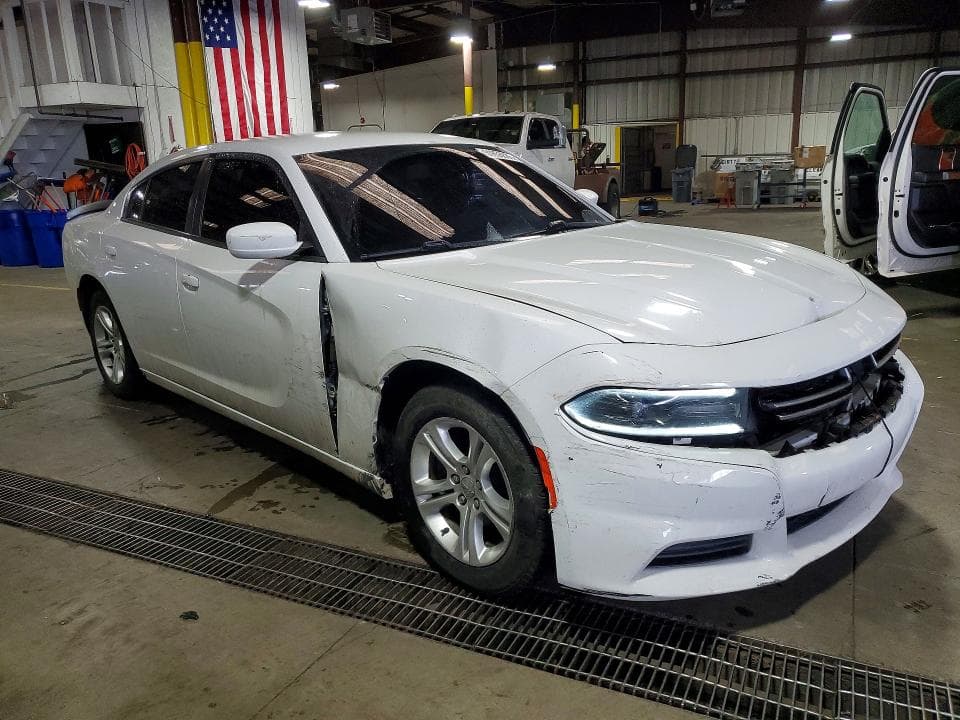 2016 DODGE CHARGER SE 4