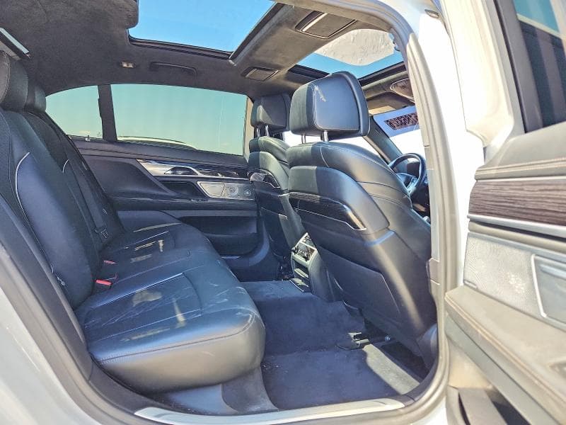 2018 BMW 750 I 10