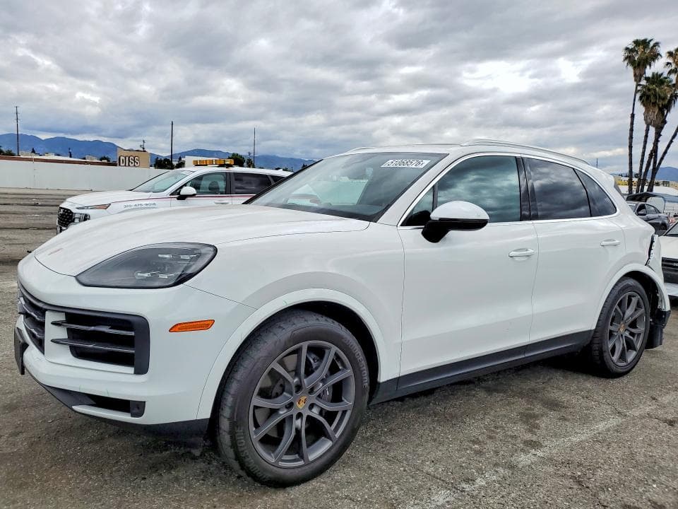 2024 PORSCHE CAYENNE - 1