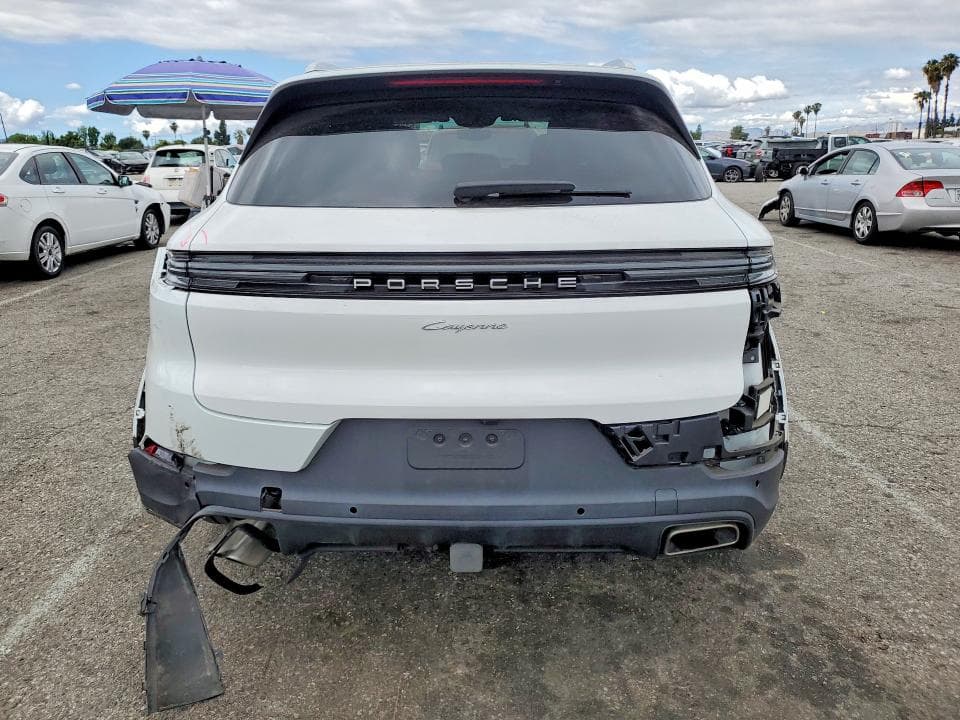 2024 PORSCHE CAYENNE 6
