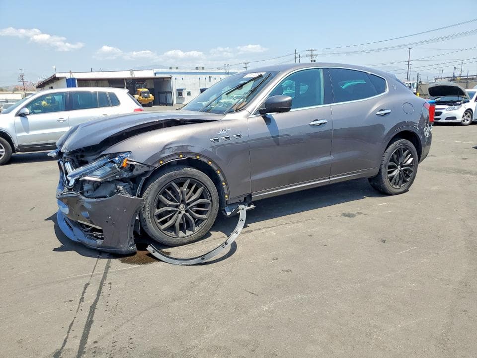 2022 MASERATI LEVANTE BASE