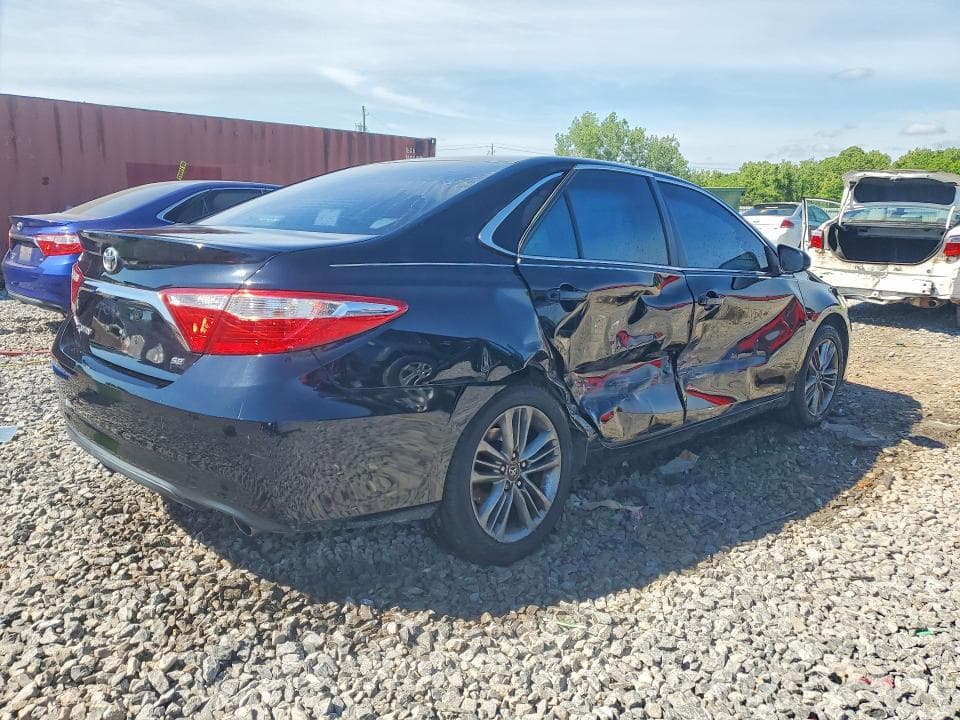 2017 TOYOTA CAMRY SE 3