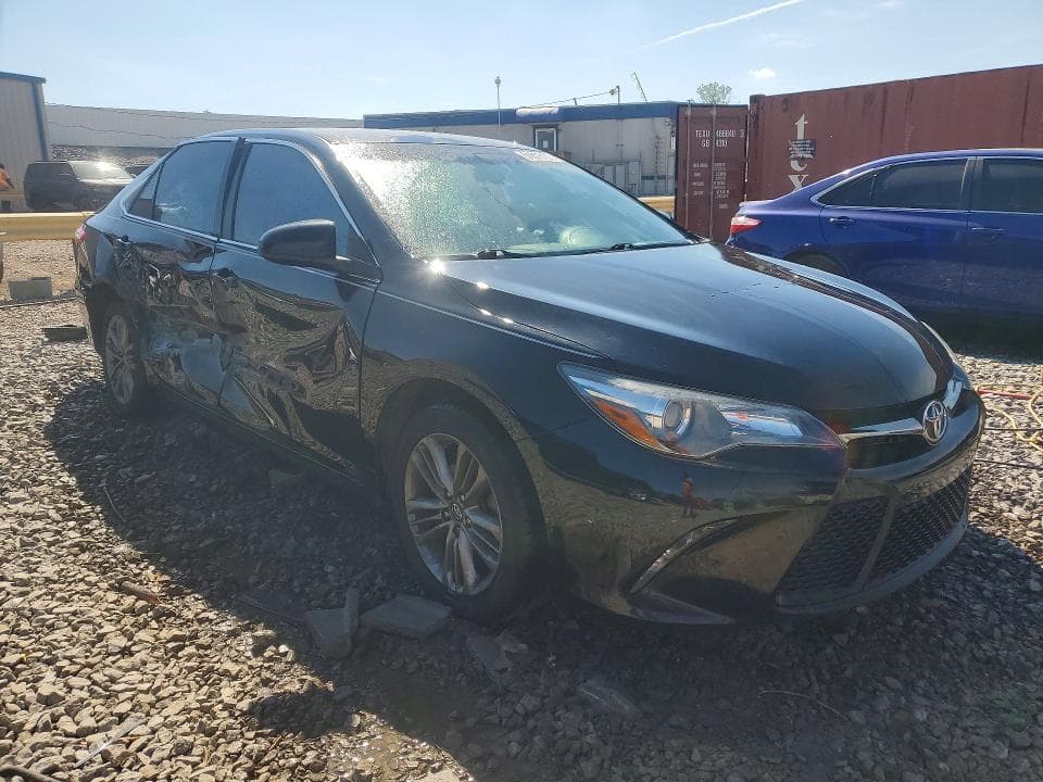 2017 TOYOTA CAMRY SE 4