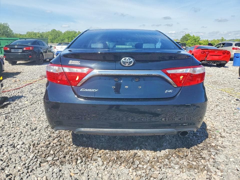 2017 TOYOTA CAMRY SE 6