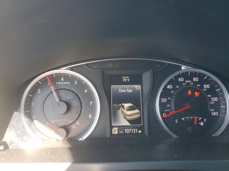 2017 TOYOTA CAMRY SE 9