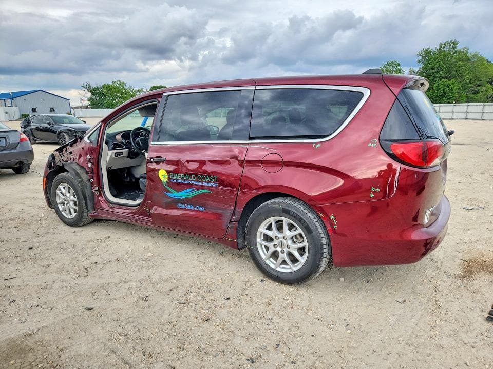 2022 CHRYSLER VOYAGER LX 2