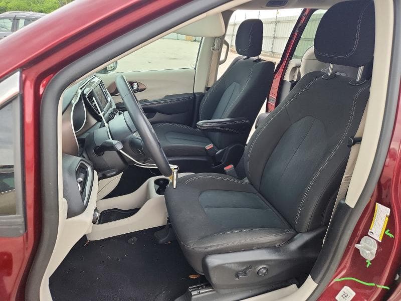 2022 CHRYSLER VOYAGER LX 7