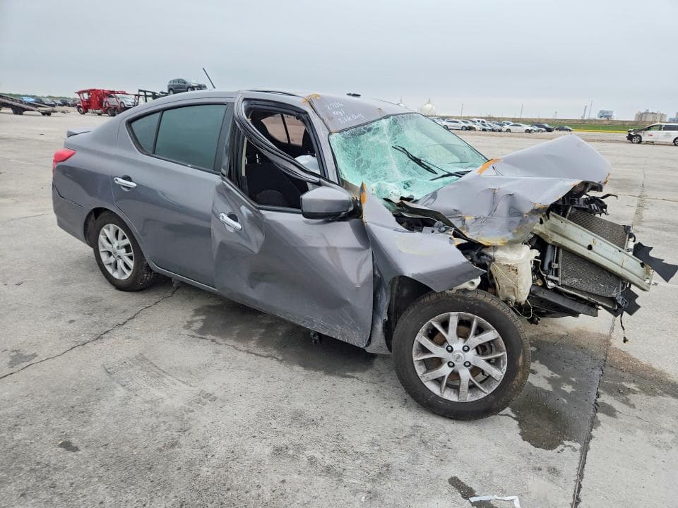 2019 NISSAN VERSA SV 4