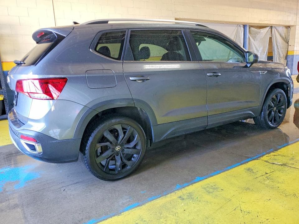 2023 VOLKSWAGEN TAOS SE 3