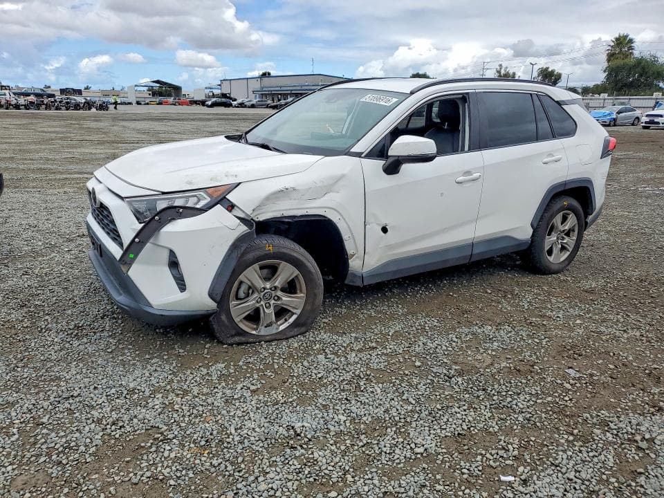 2020 TOYOTA RAV4 XLE - 1