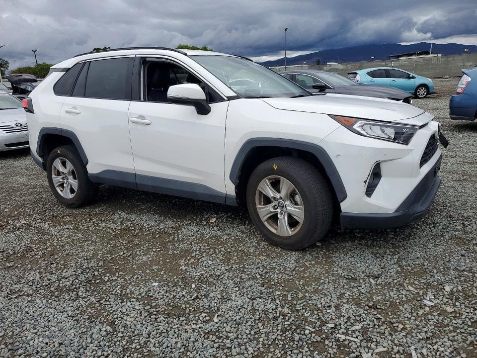 2020 TOYOTA RAV4 XLE 4