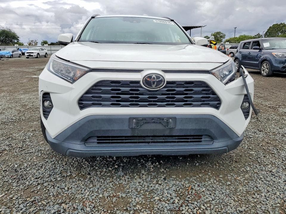 2020 TOYOTA RAV4 XLE 5