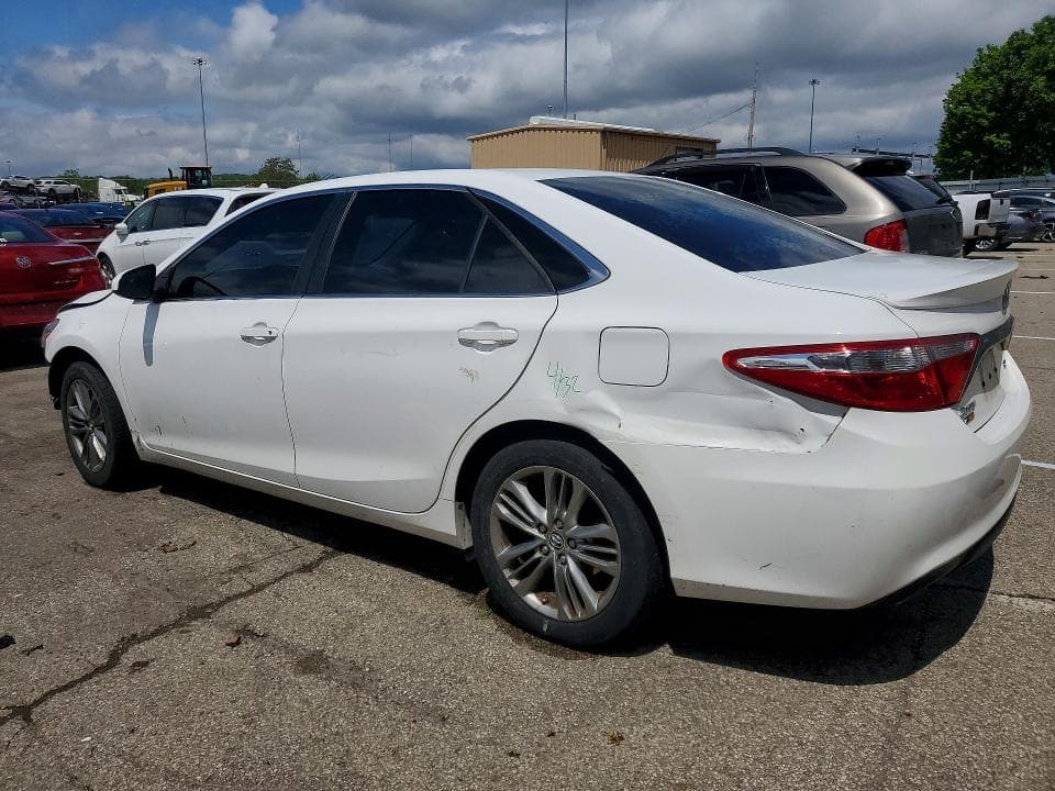 2017 TOYOTA CAMRY SE 2