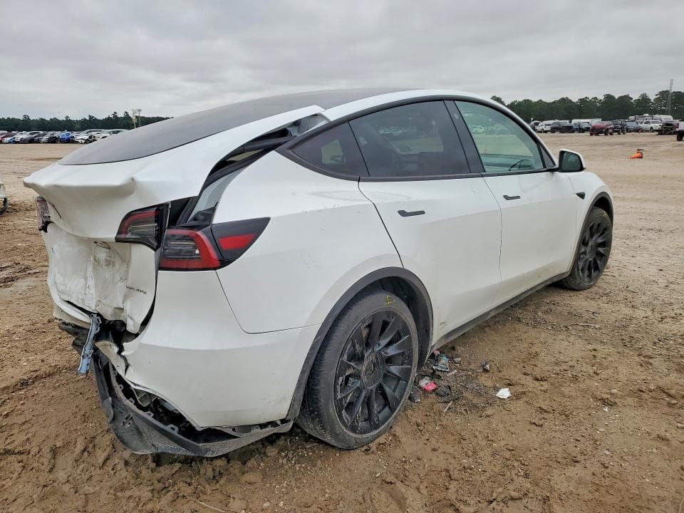 2023 TESLA MODEL Y 3