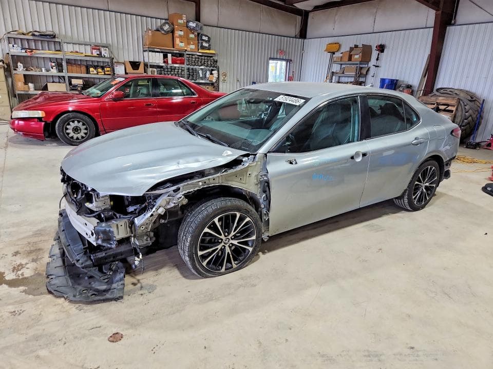 2019 TOYOTA CAMRY SE - 1