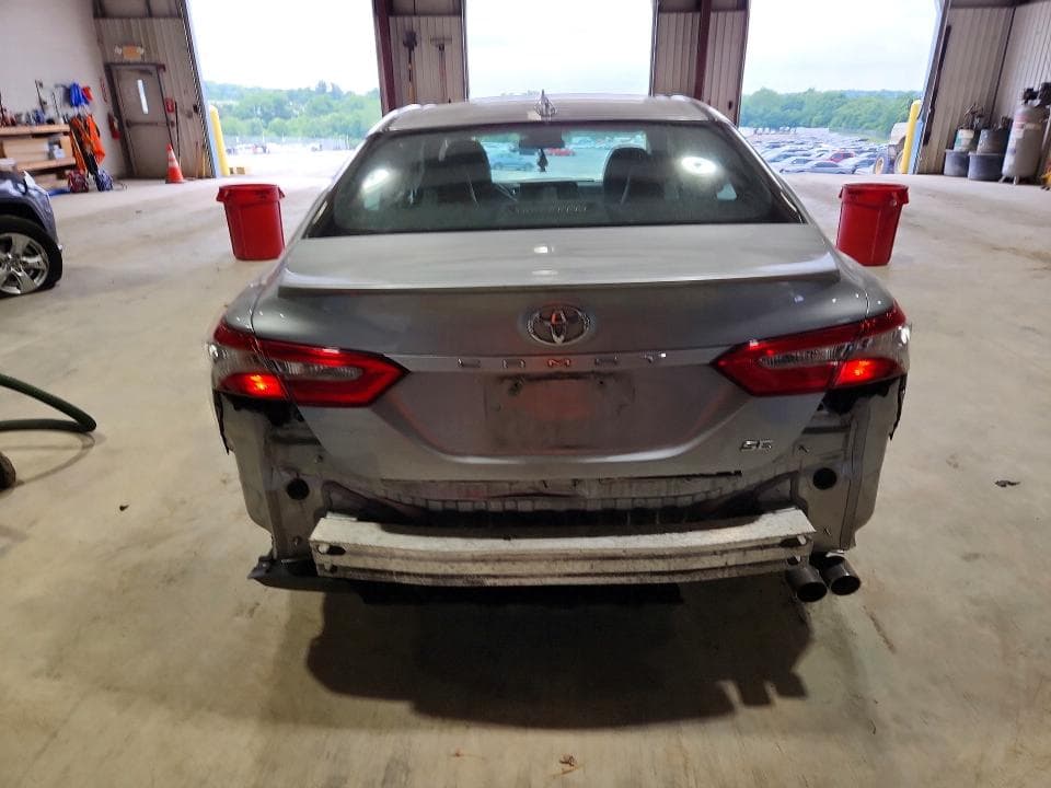 2019 TOYOTA CAMRY SE 6
