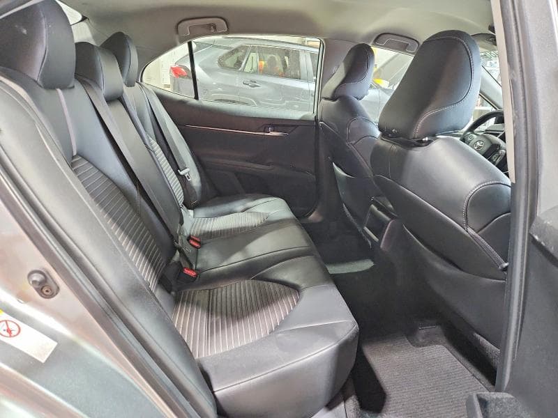 2019 TOYOTA CAMRY SE 10