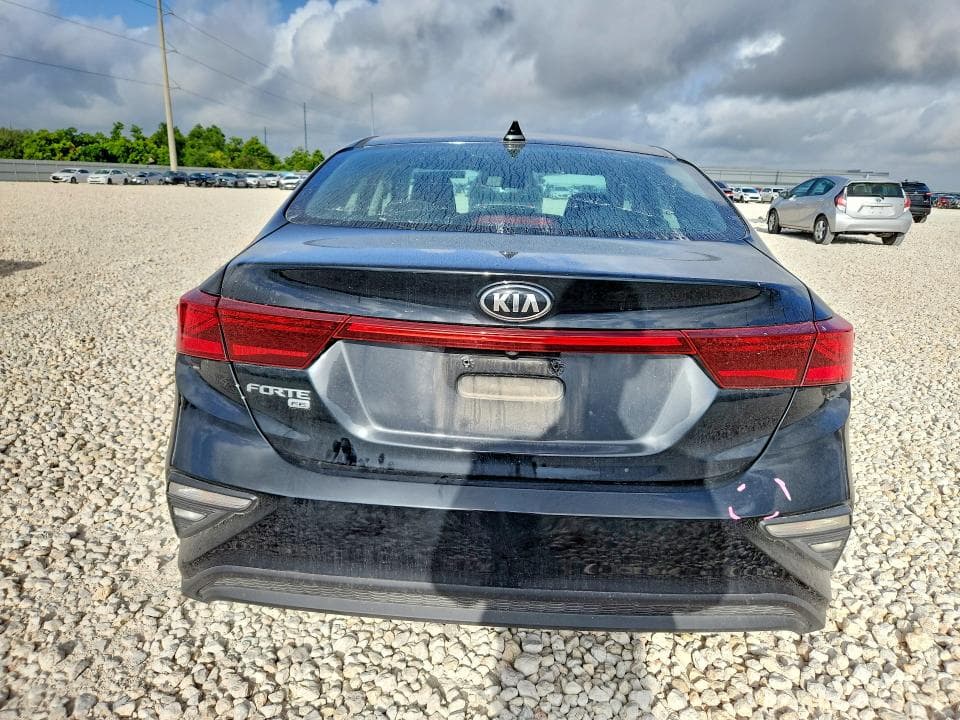2021 KIA FORTE FE 6