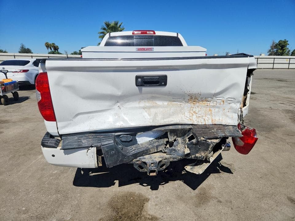 2017 TOYOTA TUNDRA SR5 6