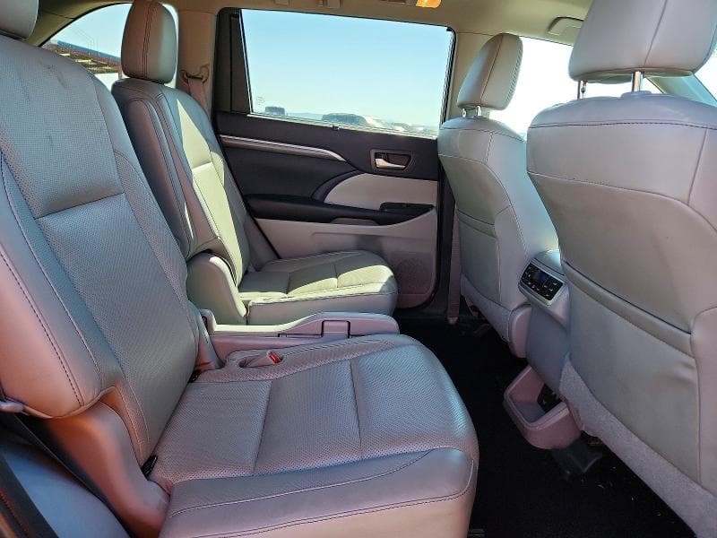 2019 TOYOTA HIGHLANDER LIMITED PLATINUM LIMITED PLATINUM 10