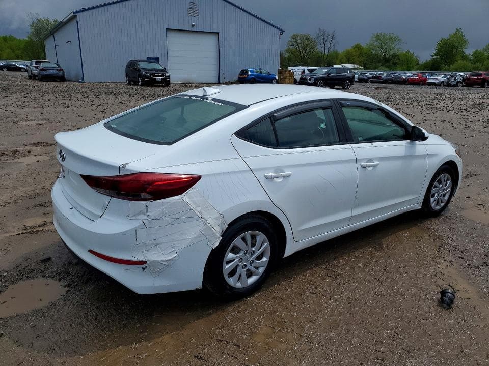 2017 HYUNDAI ELANTRA SE SE 4