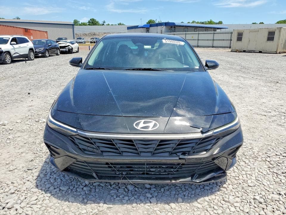 2025 HYUNDAI ELANTRA SE 5