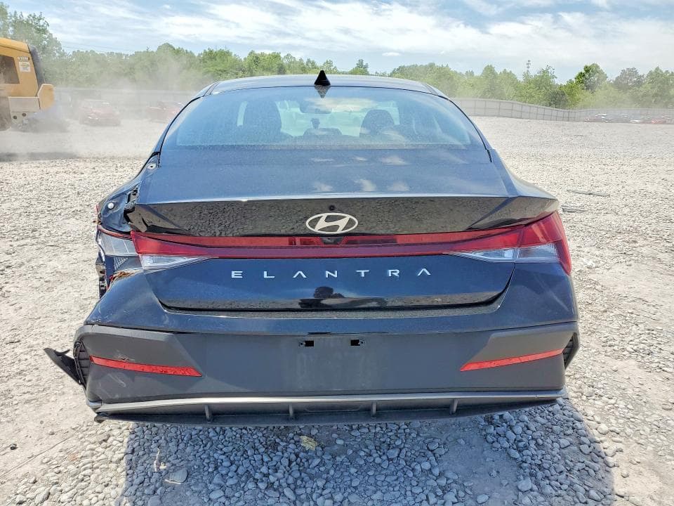 2025 HYUNDAI ELANTRA SE 6