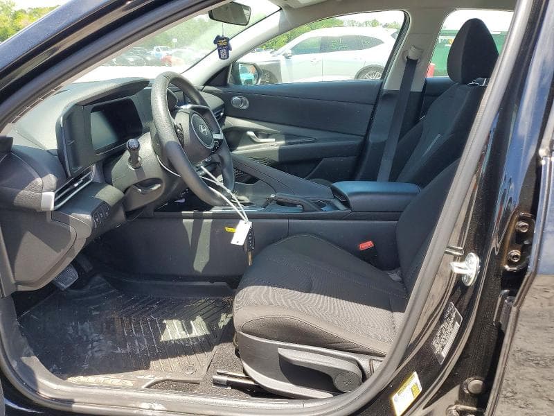 2025 HYUNDAI ELANTRA SE 7