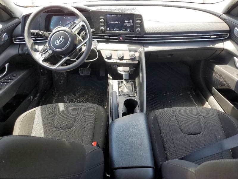2025 HYUNDAI ELANTRA SE 8