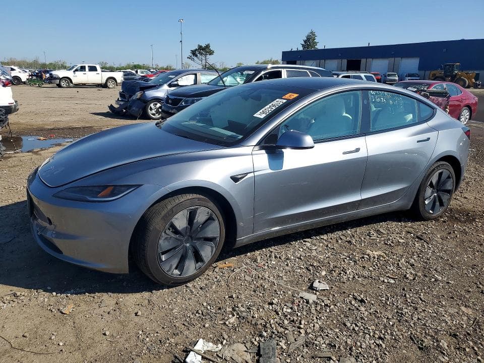 2025 TESLA MODEL 3 1