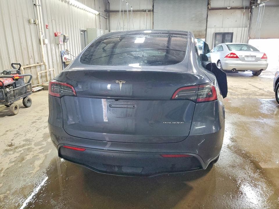 2023 TESLA MODEL Y 6