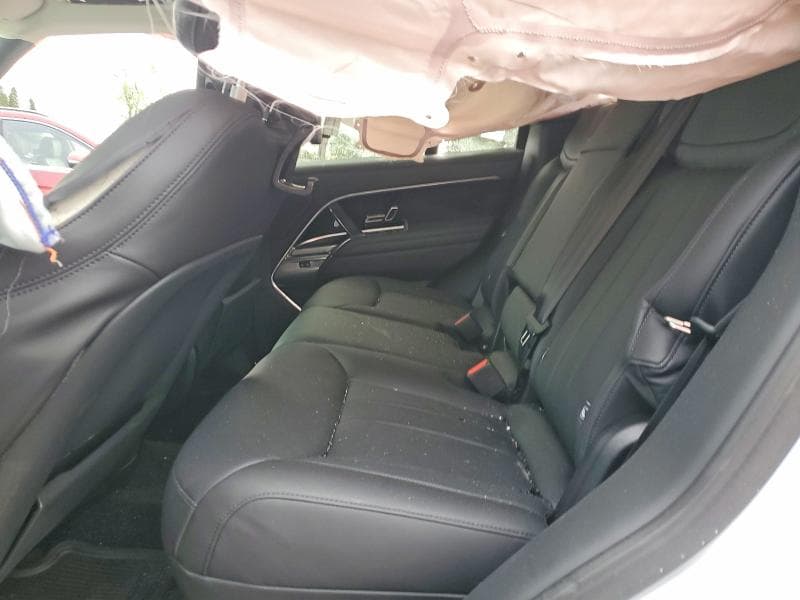 2026 LAND ROVER RANGE ROVER SE 11