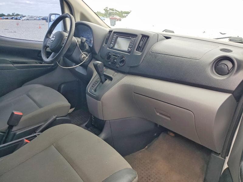 2017 NISSAN NV200 SV 8