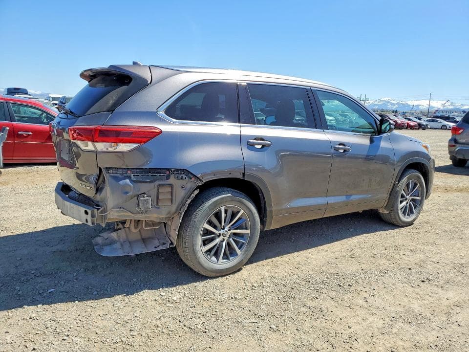 2018 TOYOTA HIGHLANDER XLE XLE 3