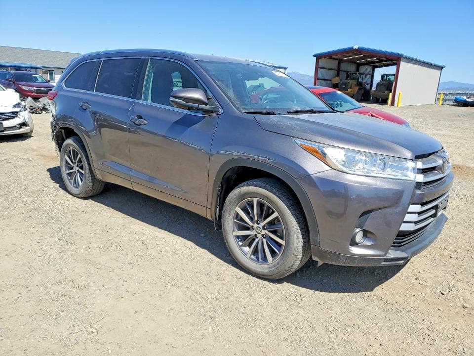 2018 TOYOTA HIGHLANDER XLE XLE 4