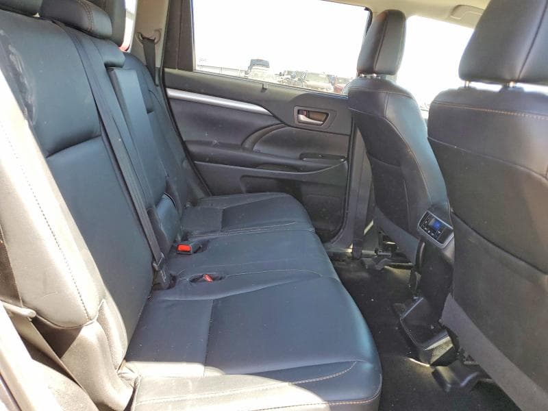 2018 TOYOTA HIGHLANDER XLE XLE 10