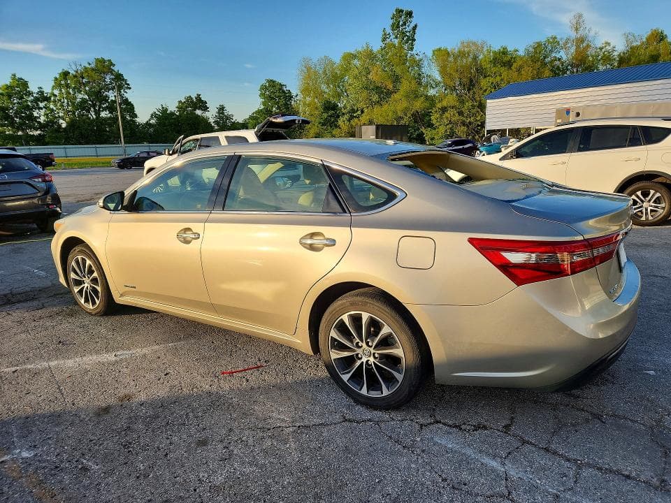 2018 TOYOTA AVALON HYBRID XLE PREMIUM 2