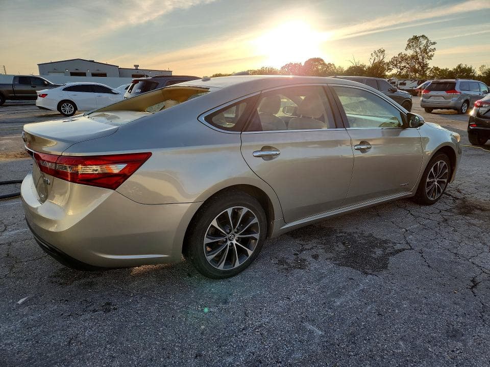 2018 TOYOTA AVALON HYBRID XLE PREMIUM 3
