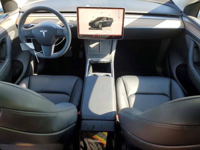 2024 TESLA MODEL Y 8
