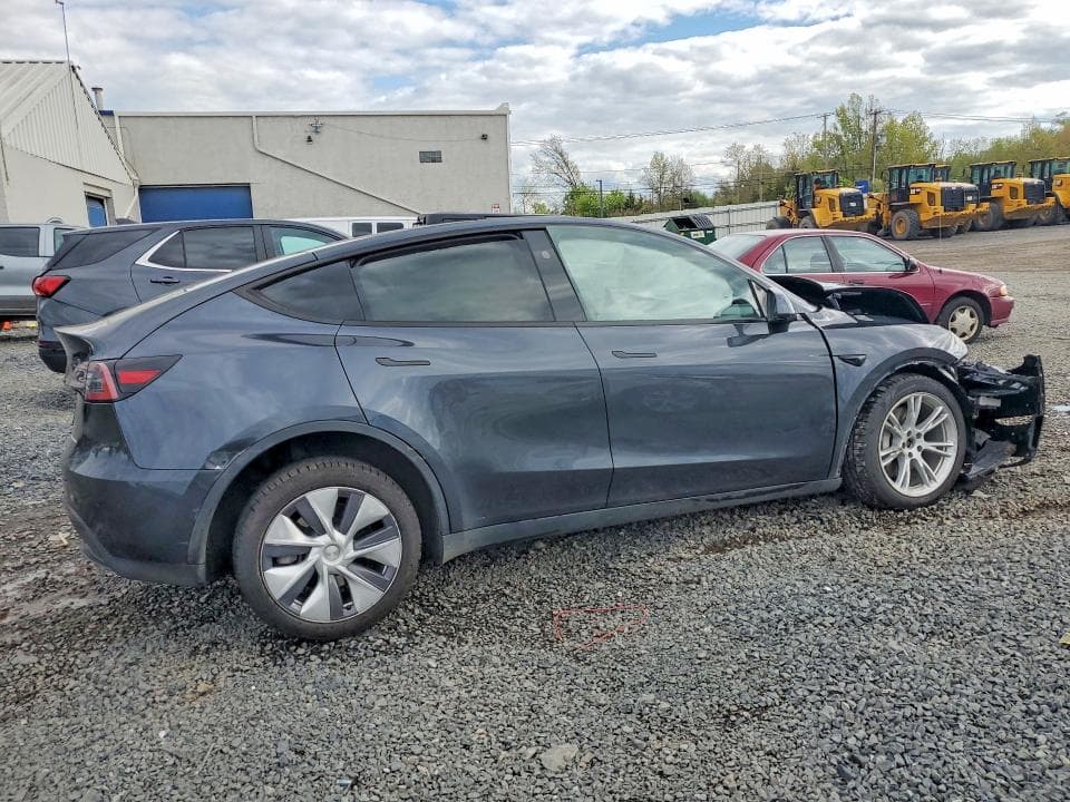 2024 TESLA MODEL Y 3