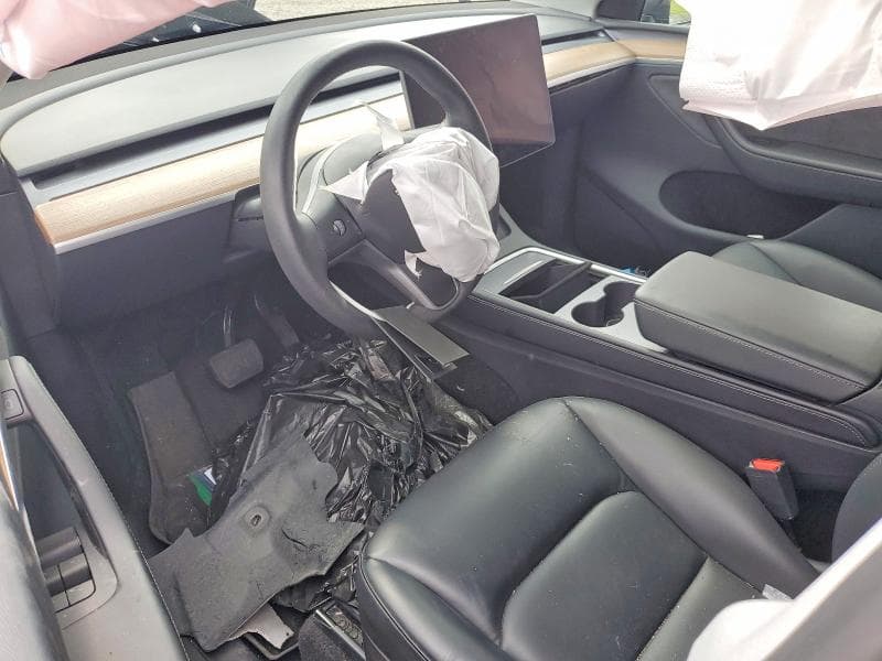 2024 TESLA MODEL Y 8