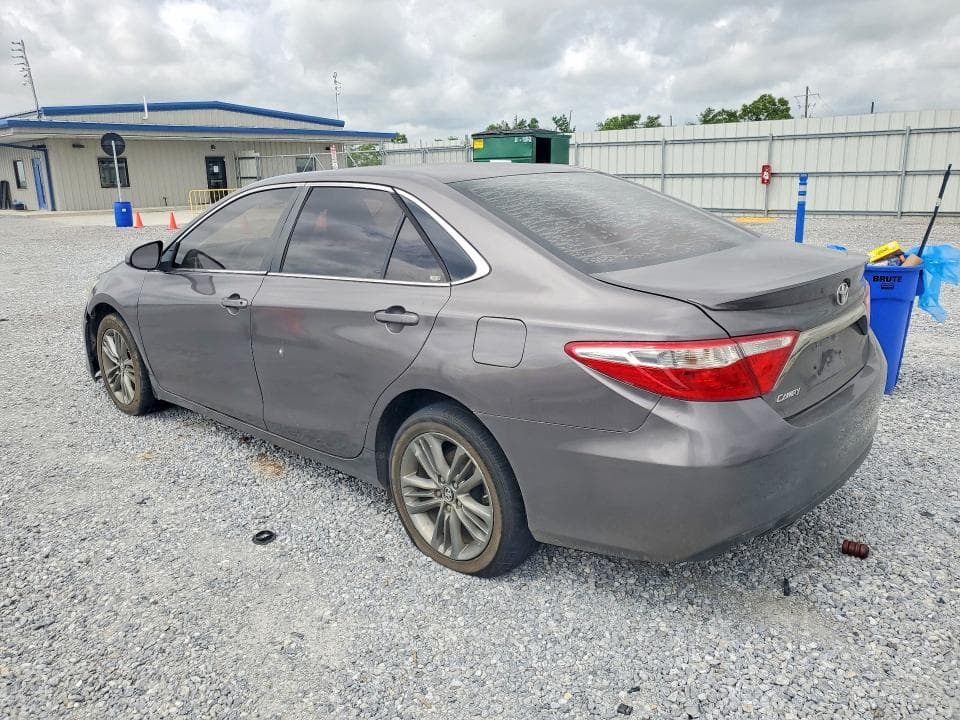 2017 TOYOTA CAMRY SE 2