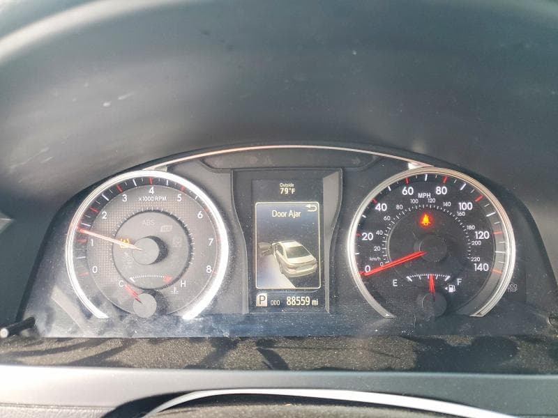 2017 TOYOTA CAMRY SE 9