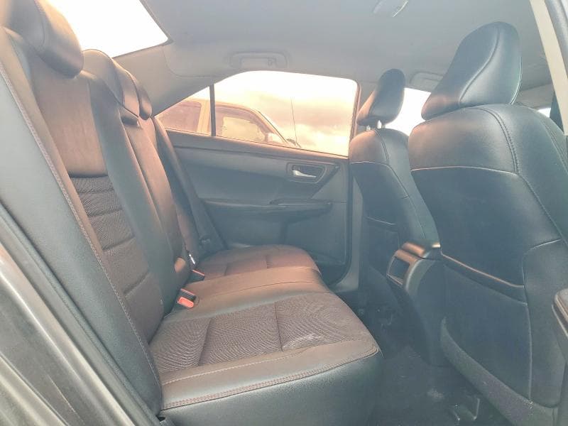 2017 TOYOTA CAMRY SE 10