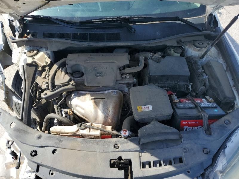 2017 TOYOTA CAMRY SE 11