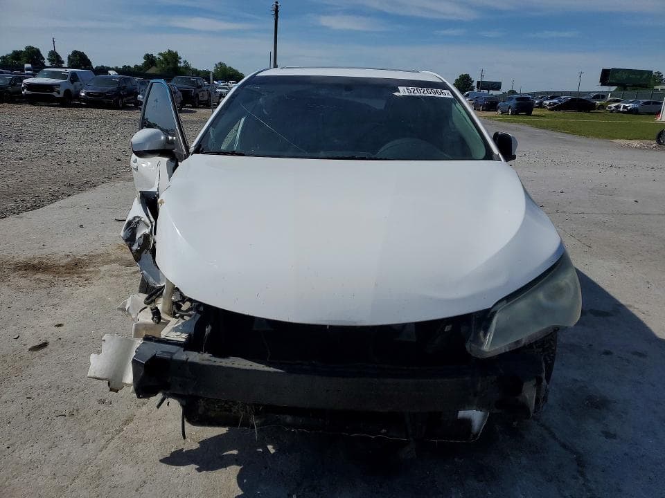 2017 TOYOTA CAMRY SE 5