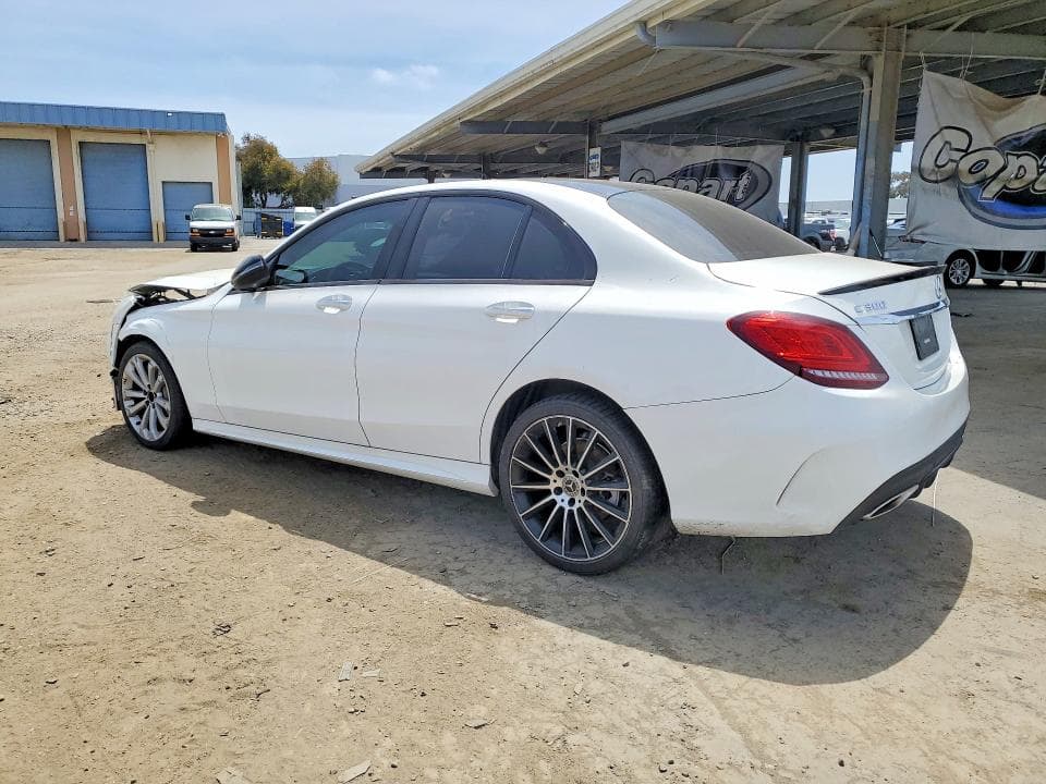 2020 MERCEDES-BENZ C 300 2