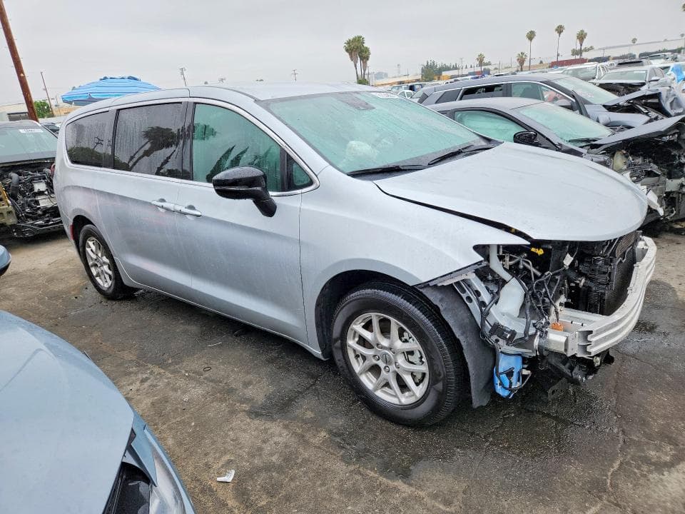 2024 CHRYSLER PACIFICA TOURING 4